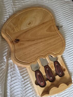 Apple Shaped Wood Cheese Board Set with 3 Spreader Knives - Like New